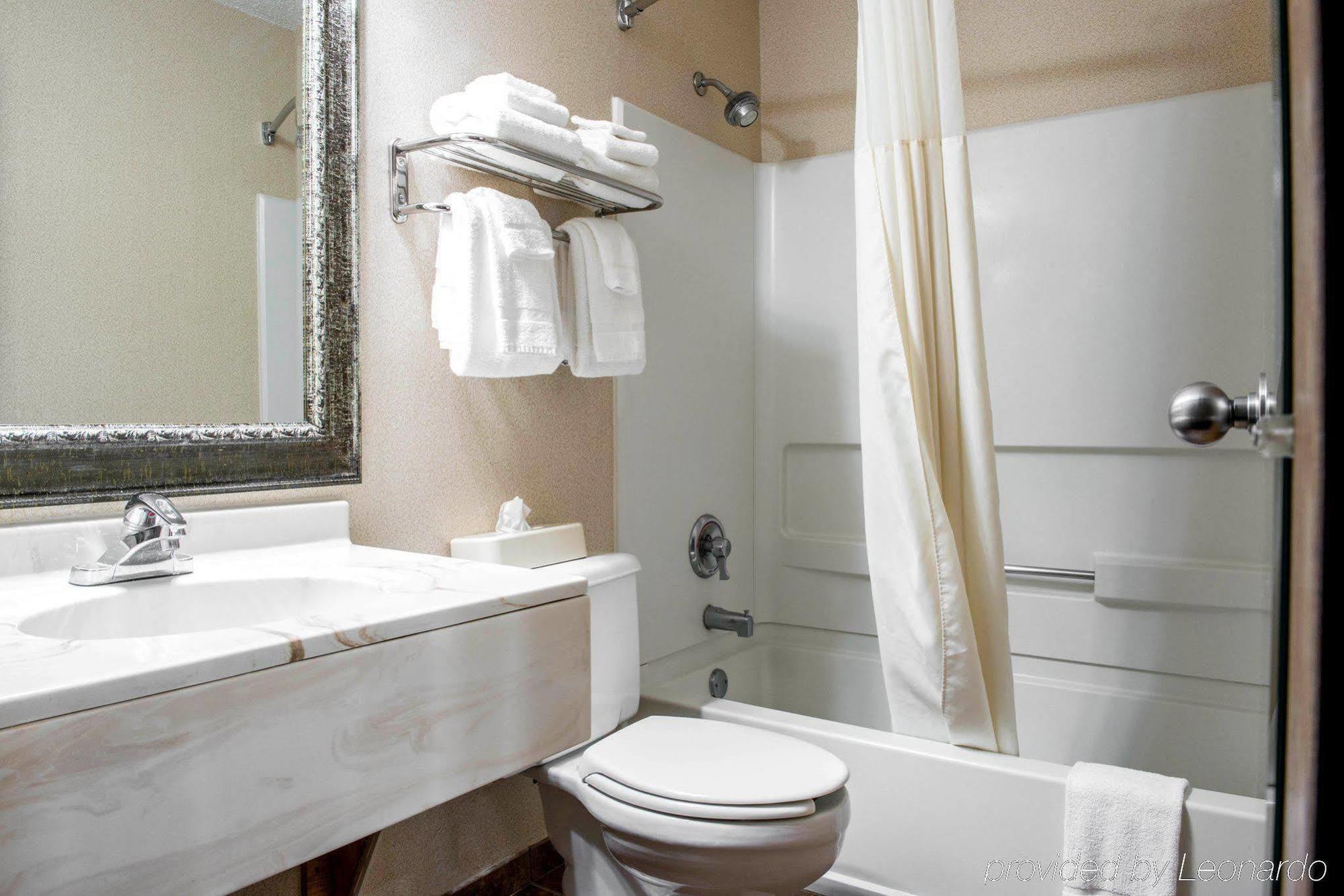 Quality Inn Meadville Eksteriør bilde